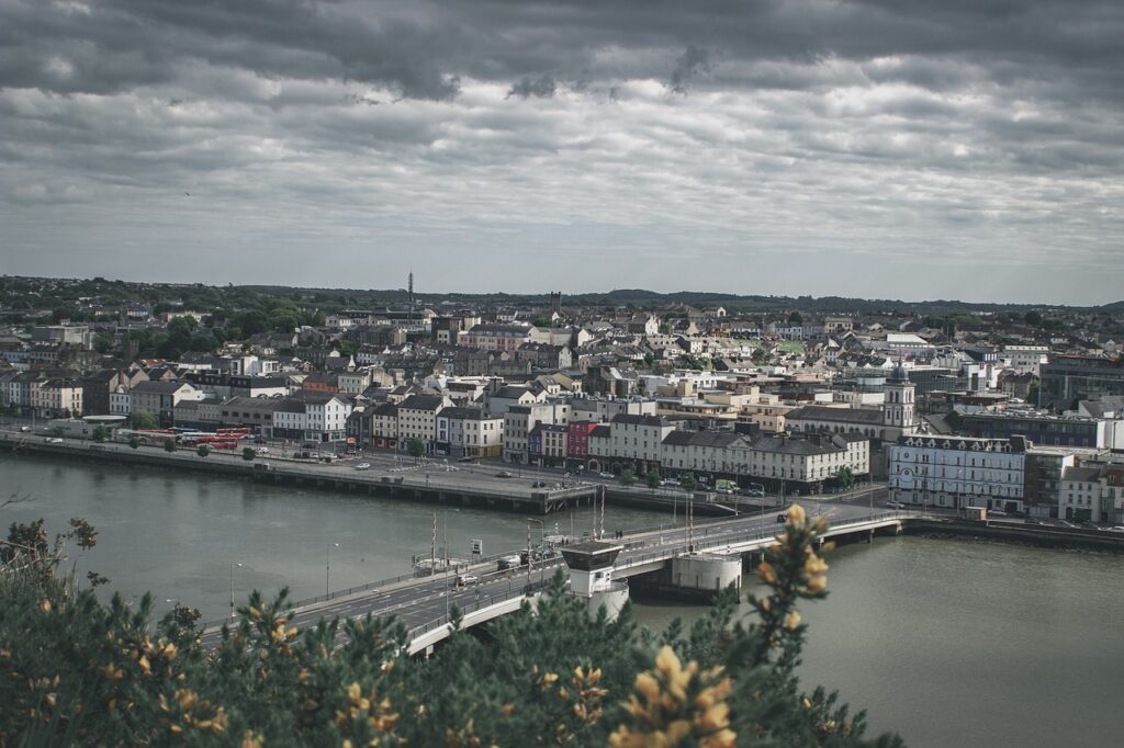 River and bridge in Waterford